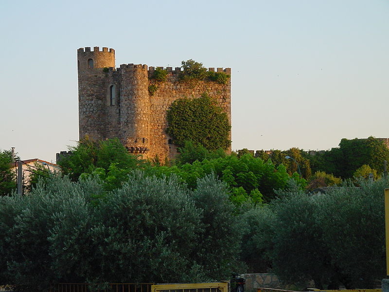 File:Castillo San Martín de Valdeiglesias.jpg