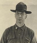 サービス・ハットを着用する陸軍将校、アーネスト・R・レドモンド（1918年）