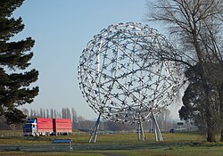 Fanfare sculpture