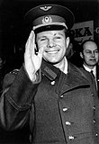 Il cosmonauta Jurij Gagarin primo uomo a volare nello spazio in orbita attorno alla Terra.