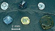 Miniatura para Diamante sintético