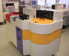 Clinical chemistry: an automated blood chemistry analyzer Konelab60i.png