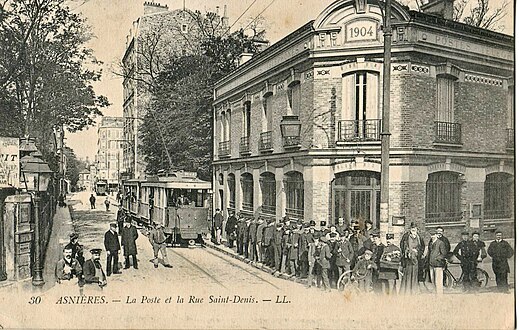 La poste et la rue Saint-Denis à Asnières-sur-Seine