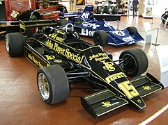 Lotus 92 (1983).