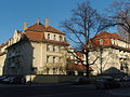 Einzeldenkmal der Sachgesamtheit Palmié-Häuser: Haus und Verbindungsgang einer Wohnanlage des Dresdner Spar- und Bauvereins (Einzeldenkmal zu ID-Nr. 09306409, Hans-Sachs-Straße 33/35)