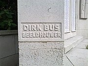 Signatuur van Dirk Bus (detailopname van het monument)