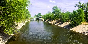 Новоникольский оросительный канал в окрестностях села