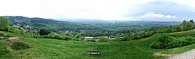 Vue sur le Morvan et la plaine du Bazois, depuis le sommet du Calvaire