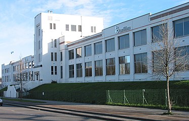 Pyrene Building, Great West Road, Brentford.jpg