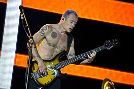 Flea yn 2012