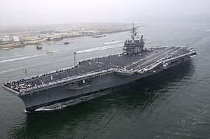 ВМС США 030602-N-8590B-001 USS Constellation (CV 64) возвращается в свой порт приписки в Сан-Диего. Jpg