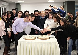 Cutting of the Wikipedia cake