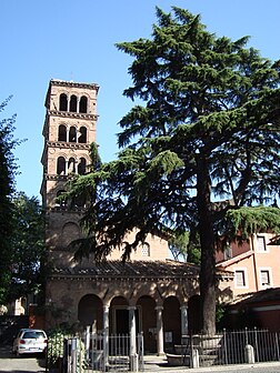 L'église San Giovanni a Porta Latina (Ve siècle-XIIIe siècle) à Rome. (définition réelle 2 278 × 3 037)