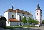 Černovice, kostel a zvonice.jpg