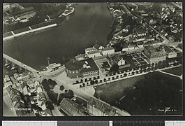 Flyfoto fra rundt 1930, med Håkon Jarls gate nede til venstre for Eddaparken og Elgeseter gate.