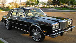 Una Chrysler New Yorker del 1984