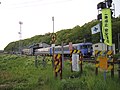 網走駅構内の踏切。構内踏切である旨の注意書きがある（JR北海道石北本線・川向踏切）