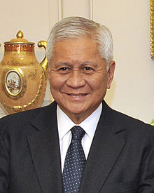 Albert del Rosario at the State Department April 30, 2012.jpg