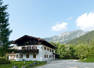 Alpeltalhütte, im Hintergrund der Kehlstein