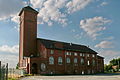 Wasserturm mit Schaltanlagengebäude