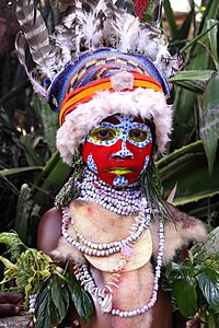 Девојка са фестивала културног наслеђа у месту Маунт Хаген, Папуа Нова Гвинеја