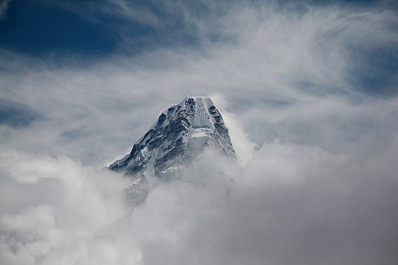 Mt. Ama Dablam above Clouds © Wang Lama Humla