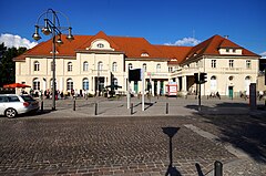 Oranienburg- Bahnhof Oranienburg- Bahnhofsgebäude- Außenansicht 30.7.2012. 
 jpg