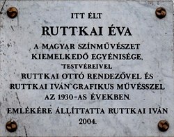 Emléktáblája Budapest VII. kerületében