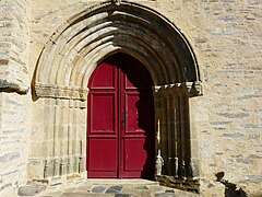 Le portail de l'église Saint-Léger.