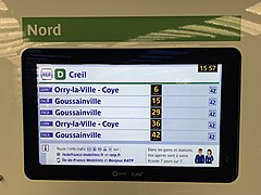 Écran en gare de Châtelet - Les Halles affichant les trains SNCF du RER D.