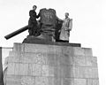 От монумента Сталину остались только сапоги гармошкой с надписью «Сапоги № 1»