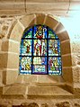 Chapelle Saint-Thomas : vue intérieure, un vitrail.