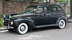 1954 Volvo PV831 Sugga, left front side (Halmstad).jpg