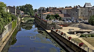 Le pont des Sardines sur la Vendée, vue vers l'amont[47].