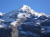 Fründenhorn vom Fussweg zum Oberbärgli aus gesehen. Rechts der Südwestschultergipfel Pt. 3193 m, darunter der Mittelchnubel mit der Fründenhütte.