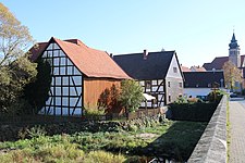 Die Stegmühle bei extrem niedrigem Wasserstand im Jahr 2018 (von Nordwest)