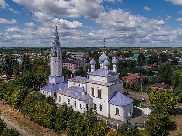 空中拍摄的下十字架教堂，位于俄罗斯伊万诺沃州的柏列赫镇。