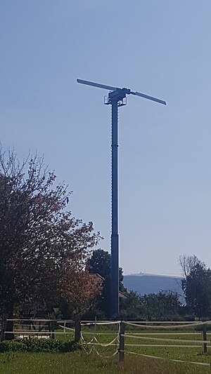 Lagerwey in Goslar, in der Ferne sieht man den Brocken