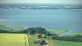 Вид на западную часть озера летом 1991 года