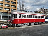 Erhalten gebliebener Triebwagen des Typs Mo510 vor dem Bahnhof Gifu