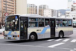 F690 三菱ふそう・エアロスター ワンステップ させぼバス委託車両 神奈川中央交通からの移籍 ※2023年現在は両側に広告ラッピングが施されている。