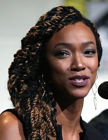 Sonequa Martin-Green 2016.jpg