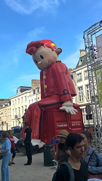 Spirou gonflable lors du festival Spirou 2016.