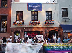 Stonewall_Inn_5_pride_weekend_2016.jpg