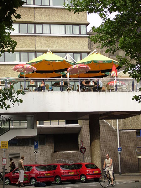 File:Utrecht jaarbeursplein cafe on viaduct r.jpg