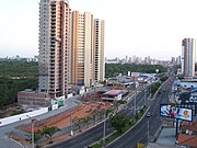 Vista da Av Eng Santana, Jr, vê se o Parque do Cocó e Centro Comercial Iguatemi.