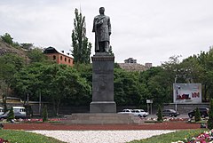 Խաչատուր Աբովյանի հուշարձանը Երևանում