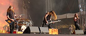 «Amon Amarth» выступаюць на «Tuska Open Air 2011».