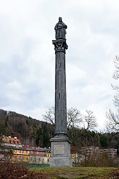 Pomník v březnu 2018