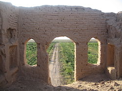 Eine Ruine in der Nähe von Cheyrabad im Kreis Schal